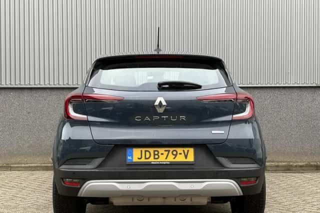 Renault Captur (2022) thumbnail 8