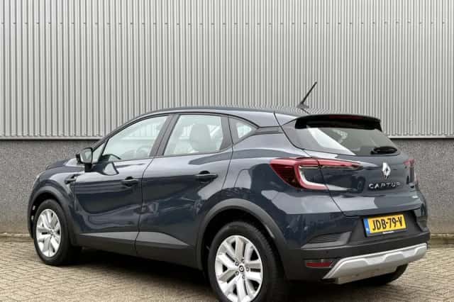 Renault Captur (2022) thumbnail 9