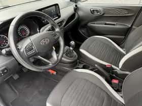 Hyundai i10 (2022) thumbnail 9