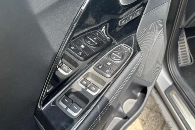 Kia Niro (2021) thumbnail 24