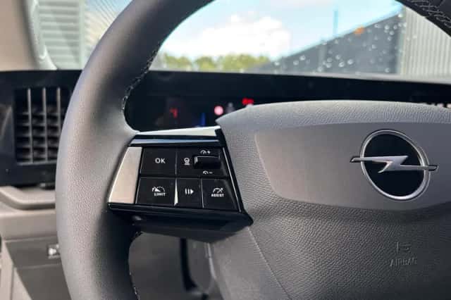 Opel Astra (2025) thumbnail 14