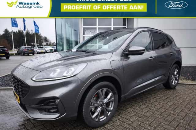 Ford Kuga (2022) thumbnail 1