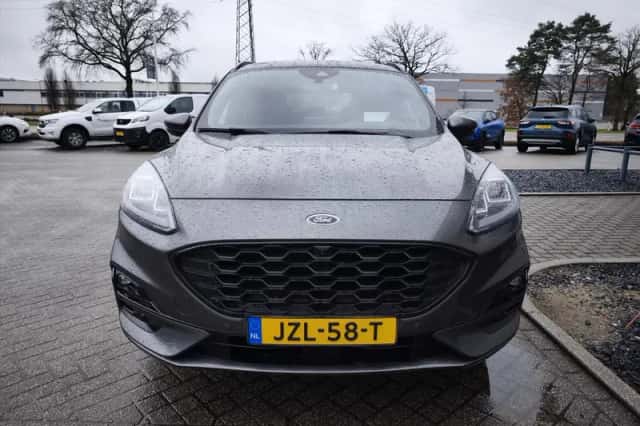 Ford Kuga (2022) thumbnail 2