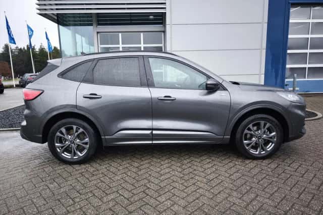 Ford Kuga (2022) thumbnail 3