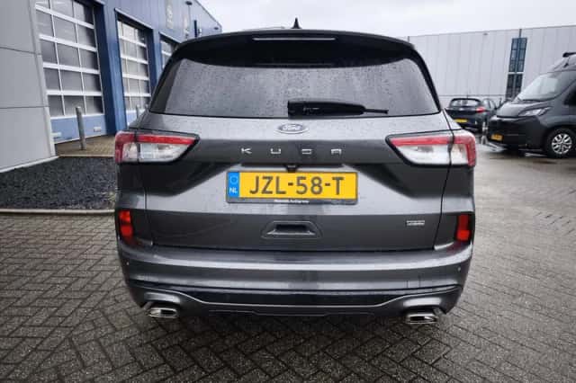 Ford Kuga (2022) thumbnail 4