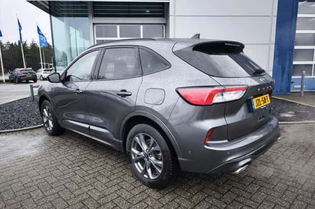 Ford Kuga (2022) thumbnail 5