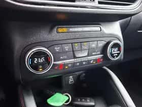 Ford Kuga (2022) thumbnail 10