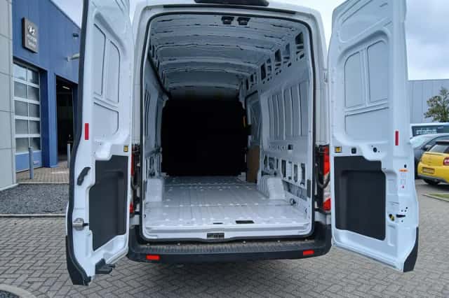 Ford Transit (2024) thumbnail 8
