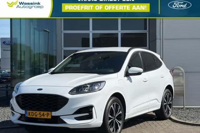 Ford Kuga (2023) thumbnail 1