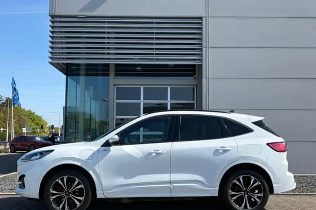 Ford Kuga (2023) thumbnail 5