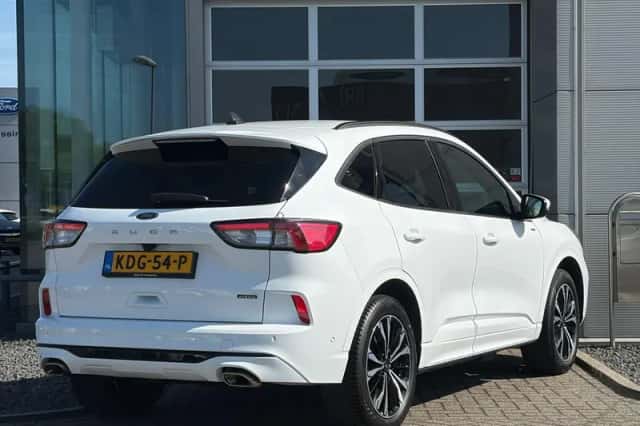 Ford Kuga (2023) thumbnail 6