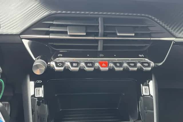 Peugeot 208 (2024) thumbnail 18