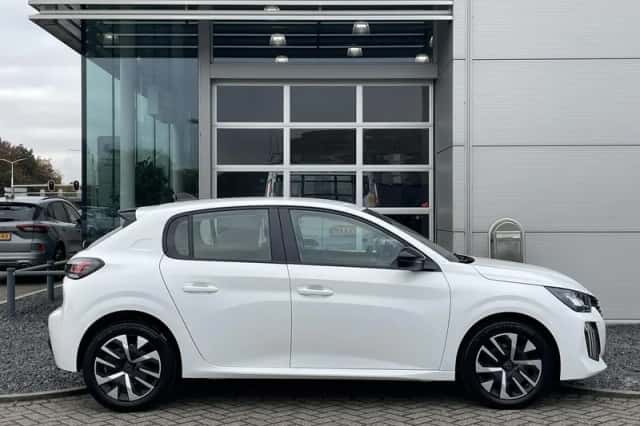 Peugeot 208 (2024) thumbnail 4
