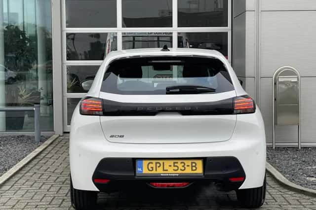 Peugeot 208 (2024) thumbnail 6