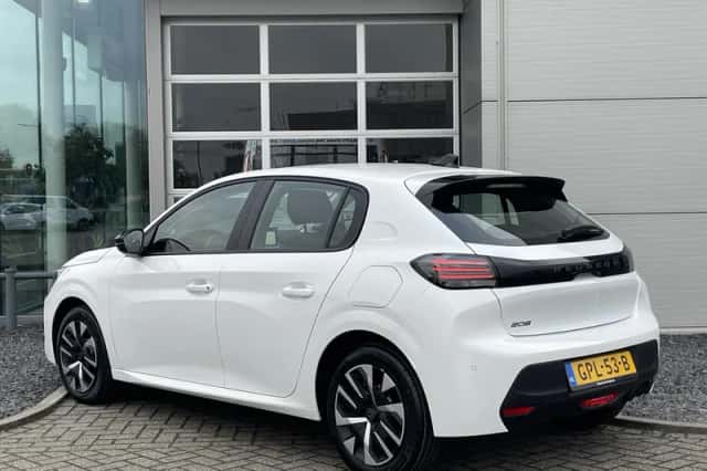 Peugeot 208 (2024) thumbnail 7
