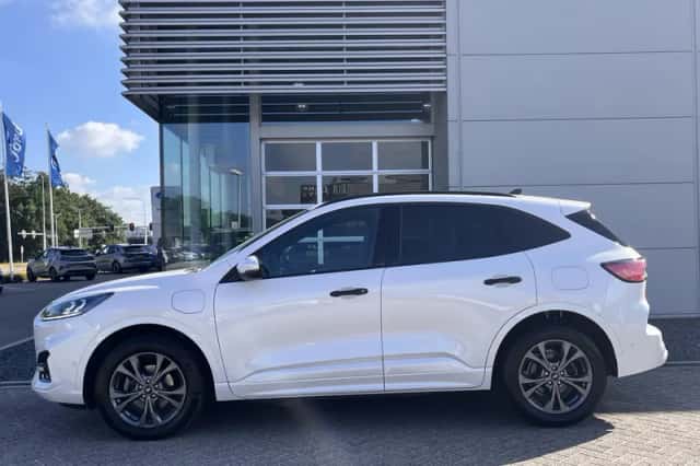 Ford Kuga (2021) thumbnail 2