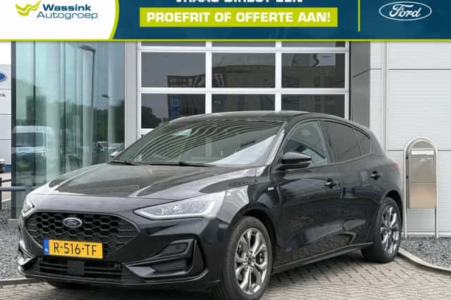 Ford Focus (2022) thumbnail 1