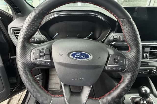 Ford Focus (2022) thumbnail 19