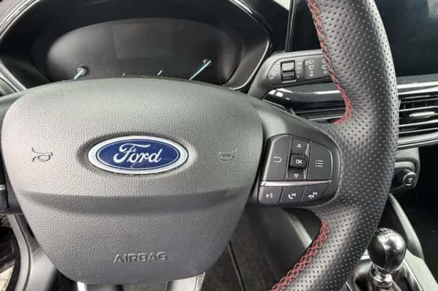 Ford Focus (2022) thumbnail 21