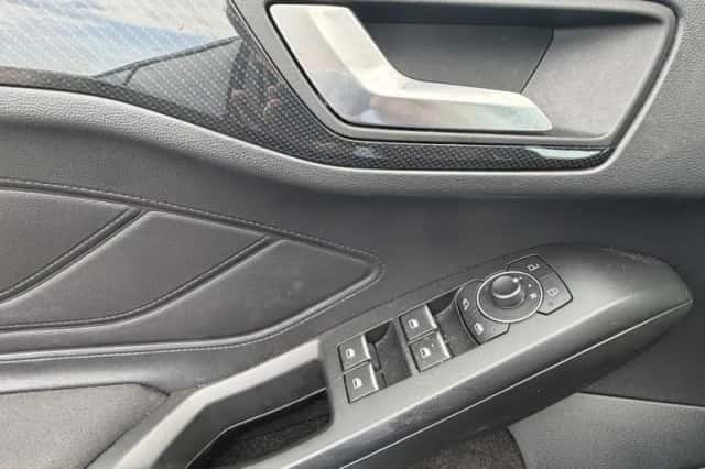 Ford Focus (2022) thumbnail 28