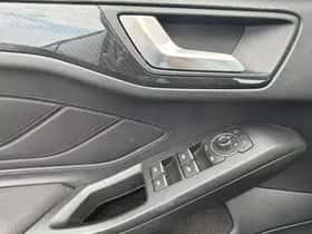 Ford Focus (2022) thumbnail 28