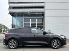 Ford Focus (2022) thumbnail 4