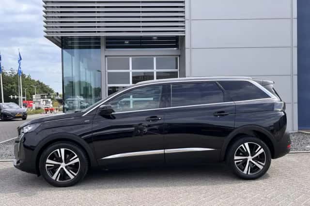 Peugeot 5008 (2022) thumbnail 3