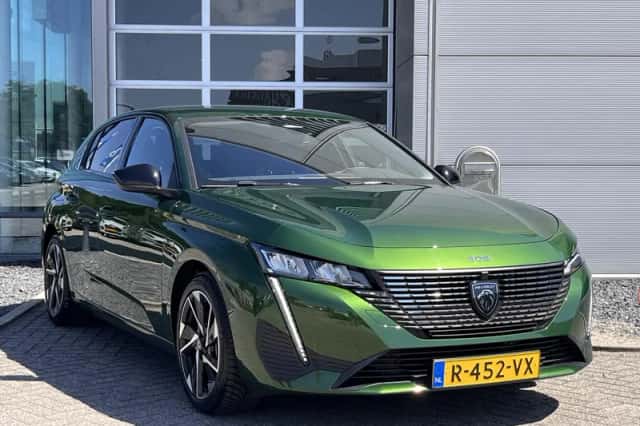 Peugeot 308 (2022) thumbnail 3