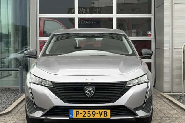Peugeot 308 (2022) thumbnail 2