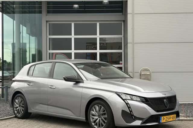 Peugeot 308 (2022) thumbnail 3