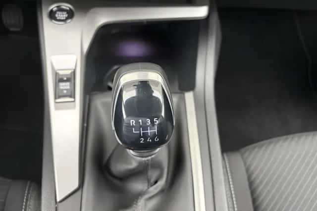 Peugeot 308 (2022) thumbnail 24