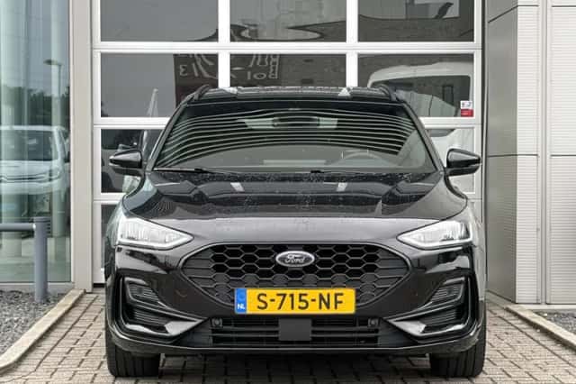 Ford Focus (2023) thumbnail 2