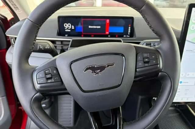 Ford Mustang Mach-E (2026) thumbnail 17