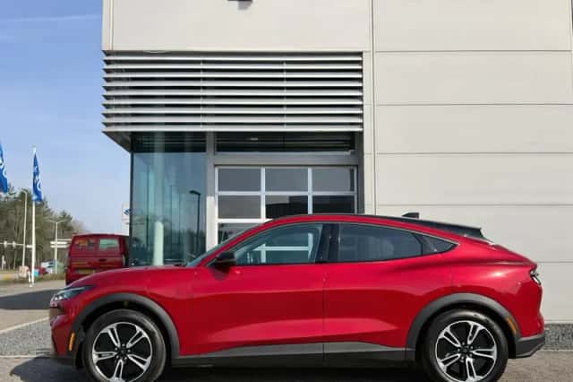 Ford Mustang Mach-E (2026) thumbnail 5