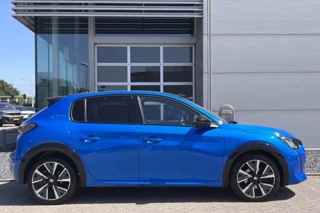 Peugeot 208 (2021) thumbnail 5