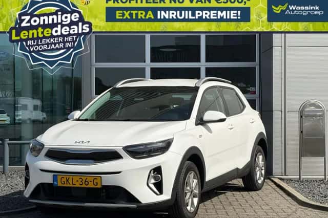 Kia Stonic (2024) thumbnail 1