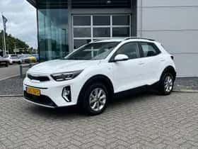 Kia Stonic (2024) thumbnail 3
