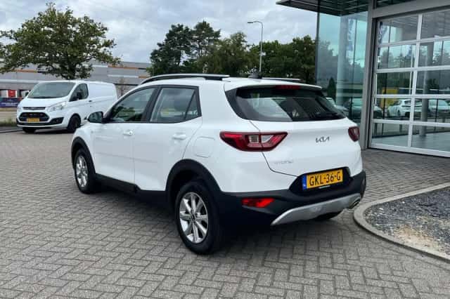 Kia Stonic (2024) thumbnail 5