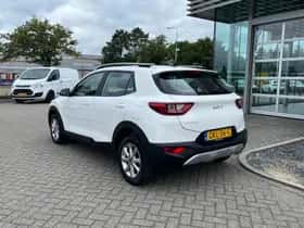 Kia Stonic (2024) thumbnail 5