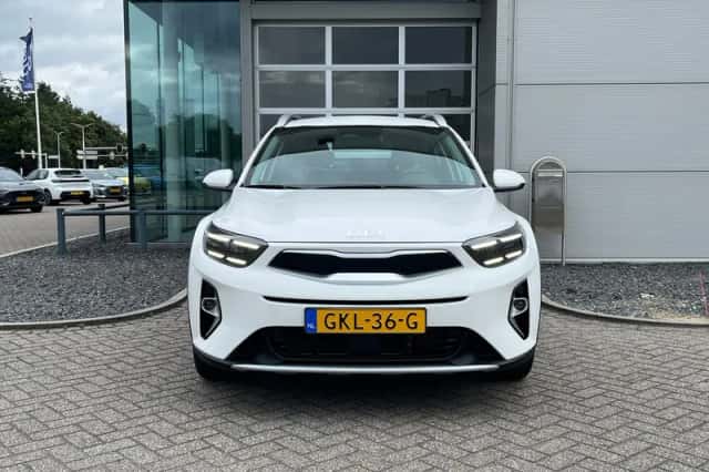 Kia Stonic (2024) thumbnail 6