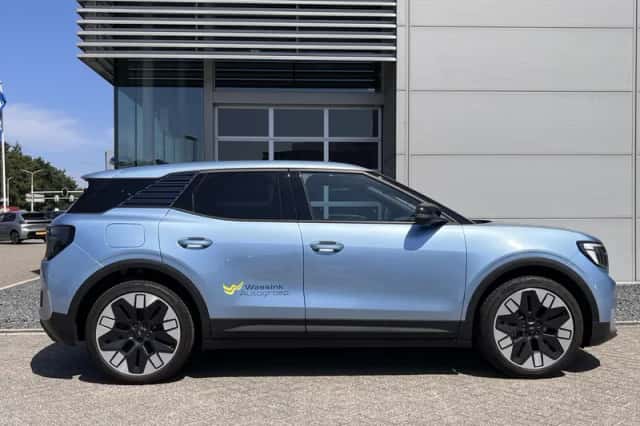 Ford Explorer (2025) thumbnail 4