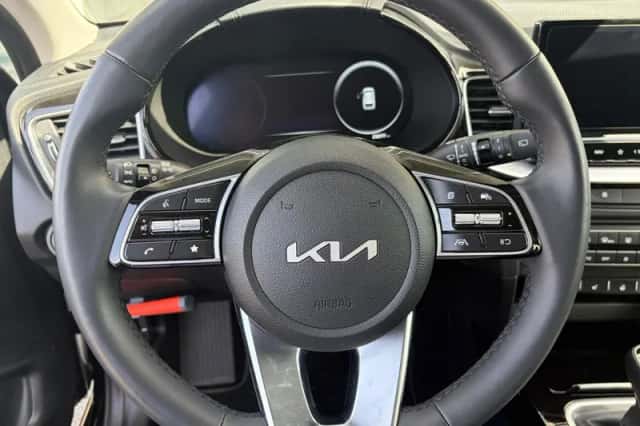 Kia Ceed Sportswagon (2024) thumbnail 17