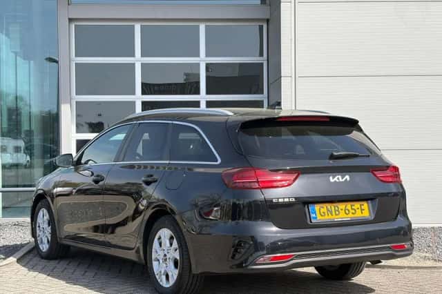 Kia Ceed Sportswagon (2024) thumbnail 4