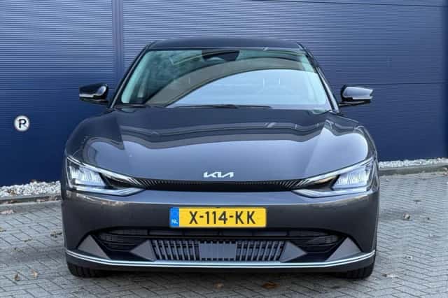 Kia EV6 (2023) thumbnail 2