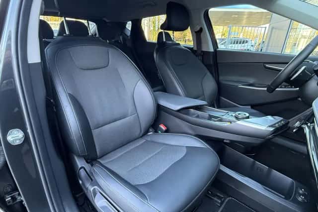 Kia EV6 (2023) thumbnail 11