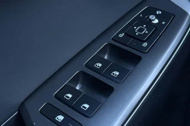 Kia EV6 (2023) thumbnail 12