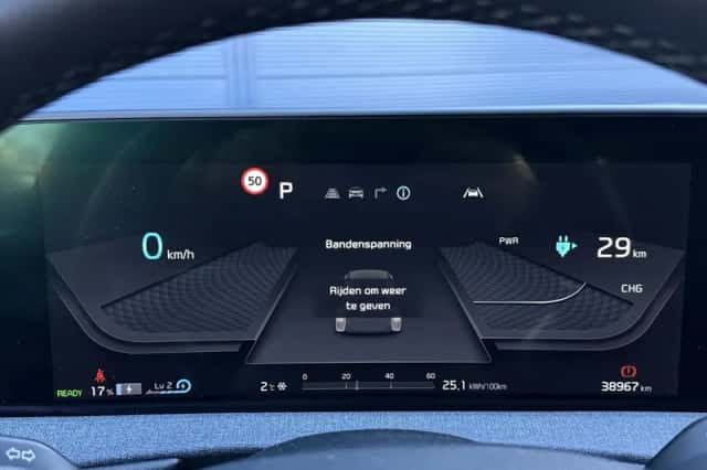Kia EV6 (2023) thumbnail 13