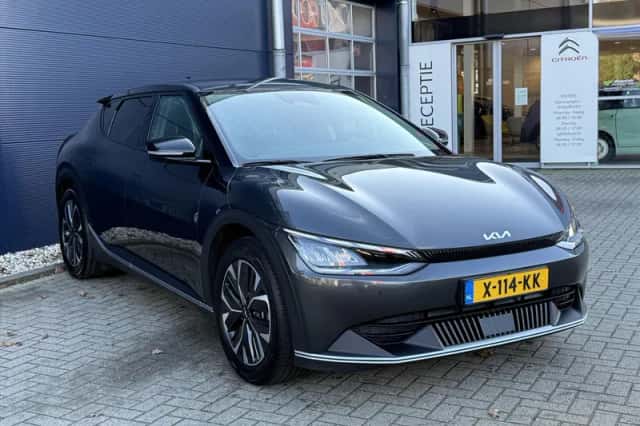 Kia EV6 (2023) thumbnail 4