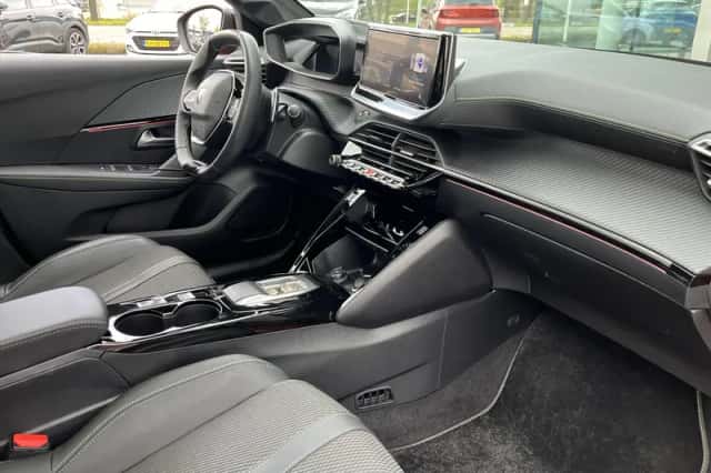 Peugeot 208 (2024) thumbnail 18