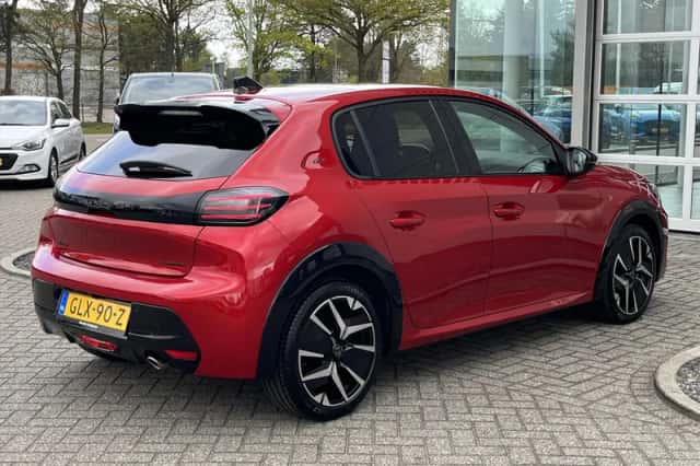 Peugeot 208 (2024) thumbnail 8